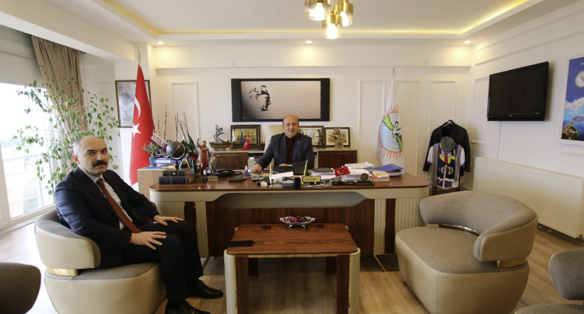Sinop Orman Bölge Müdürü Rıdvan Kalelioğlu, Belediye Başkanı Metin Gürbüz’ü