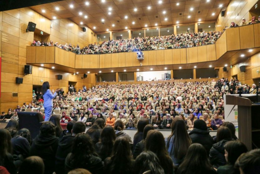 Rize Belediyesi Gençlik Merkezi ve Bilgi Evi (RİBEGEM) tarafından eğitimci