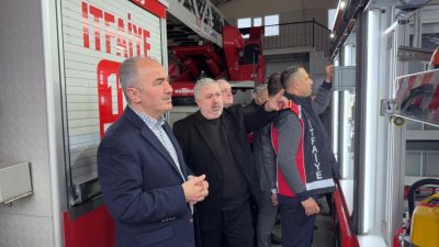 Rize Belediye Başkanı Rahmi Metin, İtfaiye araçlarına yenilerini ekleyerek araç