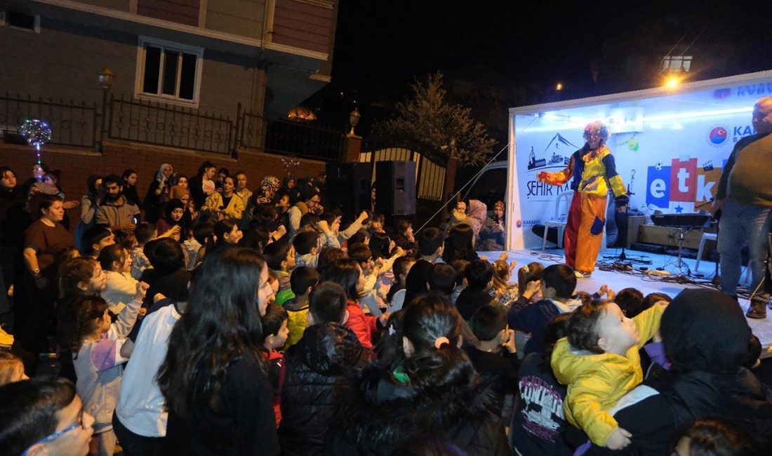 Karabük Belediyesi’nin Ramazan ayına özel düzenlediği “Ramazan Tiyatrosu Mahallenizde” etkinliği,