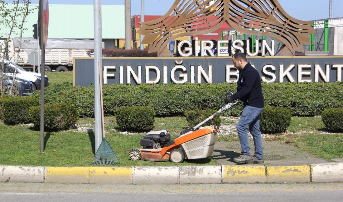 Giresun Belediyesi Park ve Bahçeler Müdürlüğü ekipleri şehir genelinde çevre