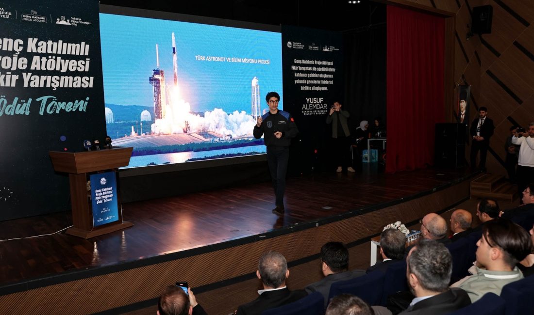 Türk astronot ve 2024 yılında Türk Bayrağı ile uzay yolculuğuna