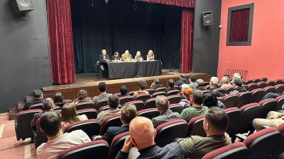 Bartın Belediyesi’nin kültür-sanat etkinlikleri kapsamında düzenlediği tiyatro haftası etkinlikleri büyük