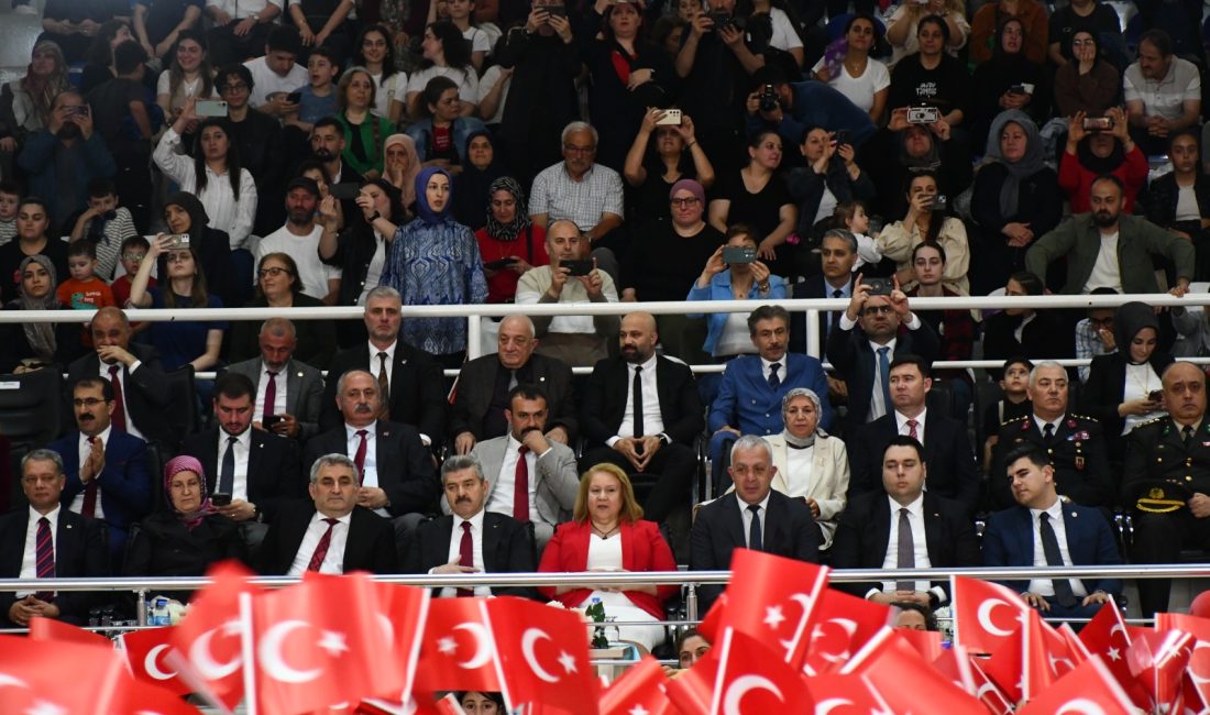 23 Nisan’ın Coşkusu Artvin Sokaklarında, Salonlarında! Yenimahalle Ortaokulu bando takımıyla