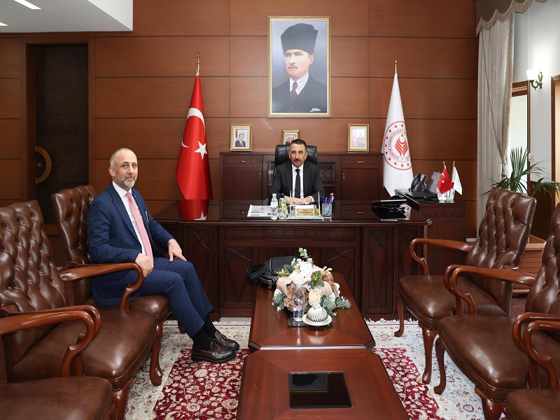 Zonguldak Ticaret ve Sanayi Odası Başkanı Metin Demir, Vali Osman