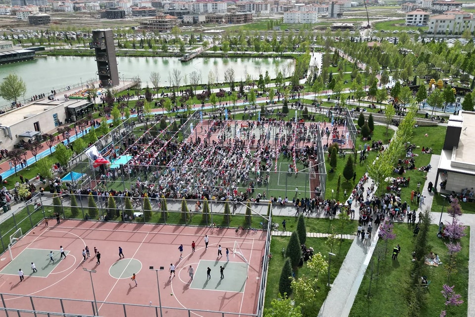 Çorum Belediyesi ve İl Milli Eğitim Müdürlüğünce, unutulmaya yüz tutmuş