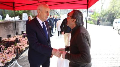 Ramazan Bayramı dolayısıyla mezarlık ziyaretine gelen vatandaşlarımıza yönelik anlamlı bir