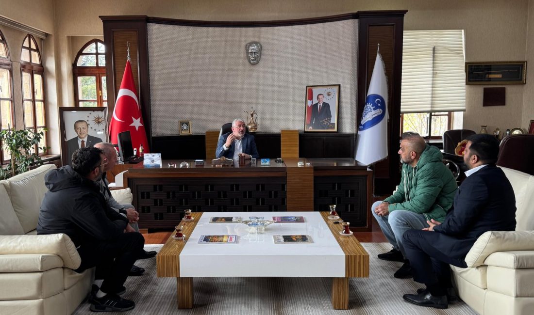 Çorum Sebzeciler ve Pazarcılar Odası Başkanı Erdoğan Yılmaz, oda yönetimi