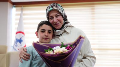 Düzce Belediyesi, özel günlerde sergilediği hassas yaklaşımı, her yıl Mayıs