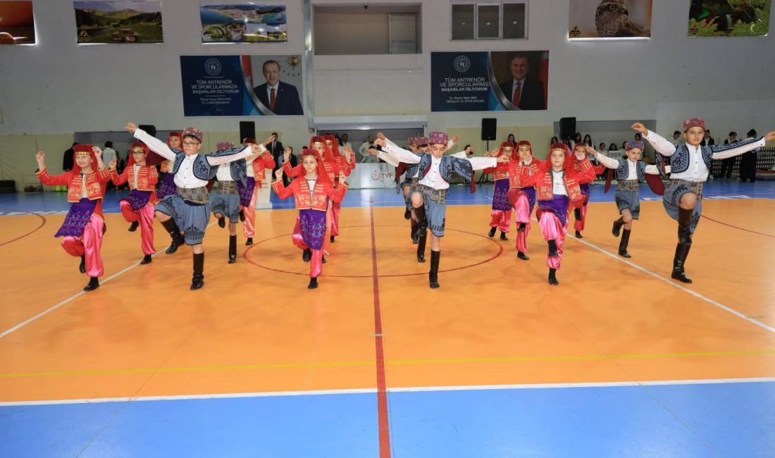 19 Mayıs Atatürk’ü Anma Gençlik ve Spor Bayramı Arhavi’de gerçekleştirilen