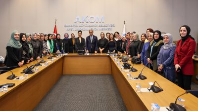 AK Parti İl Kadın Kolları Başkanı Duygu Çetin ve yönetimiyle