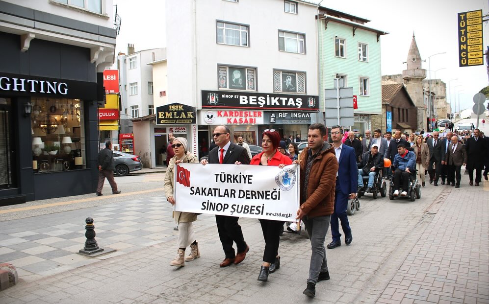Sinop Belediye Başkanı Metin Gürbüz Başkan Yardımcısı Aysun Özsönmez ile