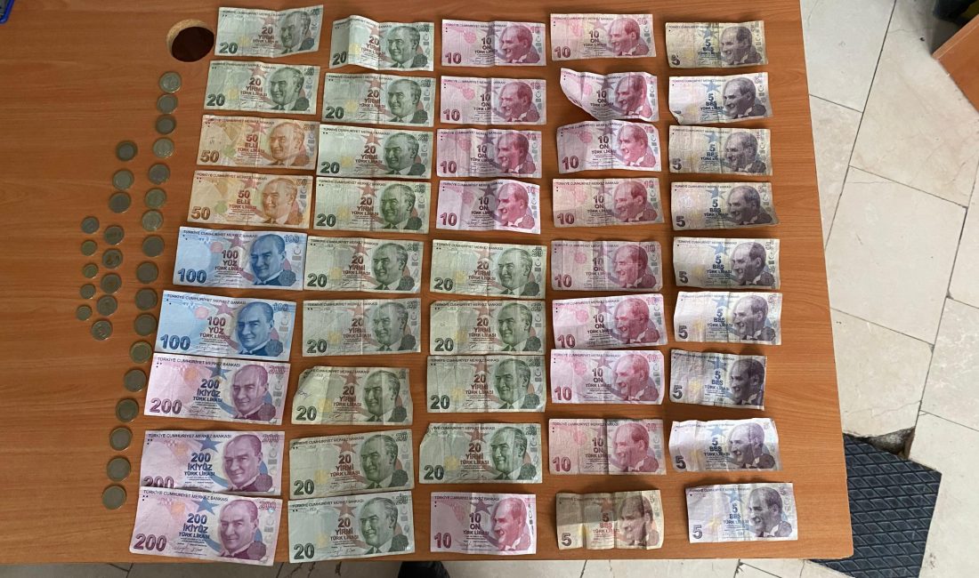 Cami önünde dilendi, üzerinden çıkan parayla şaşkına çevirdi Bolu’da Cuma
