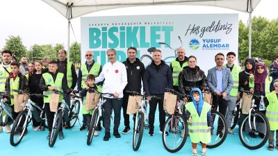 Paylaş Sakarya Büyükşehir Belediye Başkanı Yusuf Alemdar, 11. Geleneksel Trafik