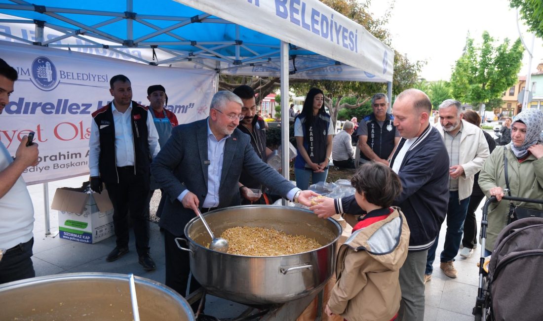 Çorum Belediyesi, baharın müjdecisi Hıdırellez nedeniyle şehrin farklı noktalarında vatandaşa