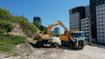 Ordu Büyükşehir Belediyesi Fatsa ilçesi Ayazlı Mahallesi’nde yol genişletme çalışması