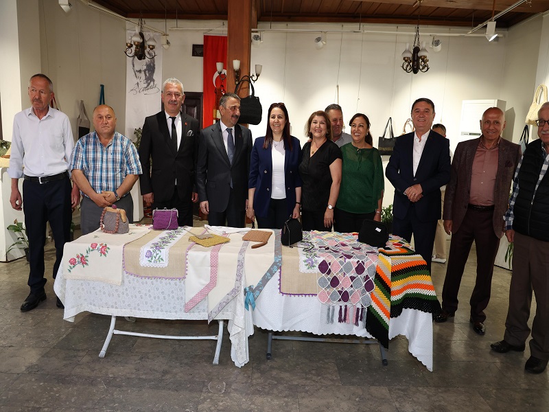 Zonguldak Valisi Osman Hacıbektaşoğlu ile Hanımefendi Güney Hacıbektaşoğlu, Songül Çebi
