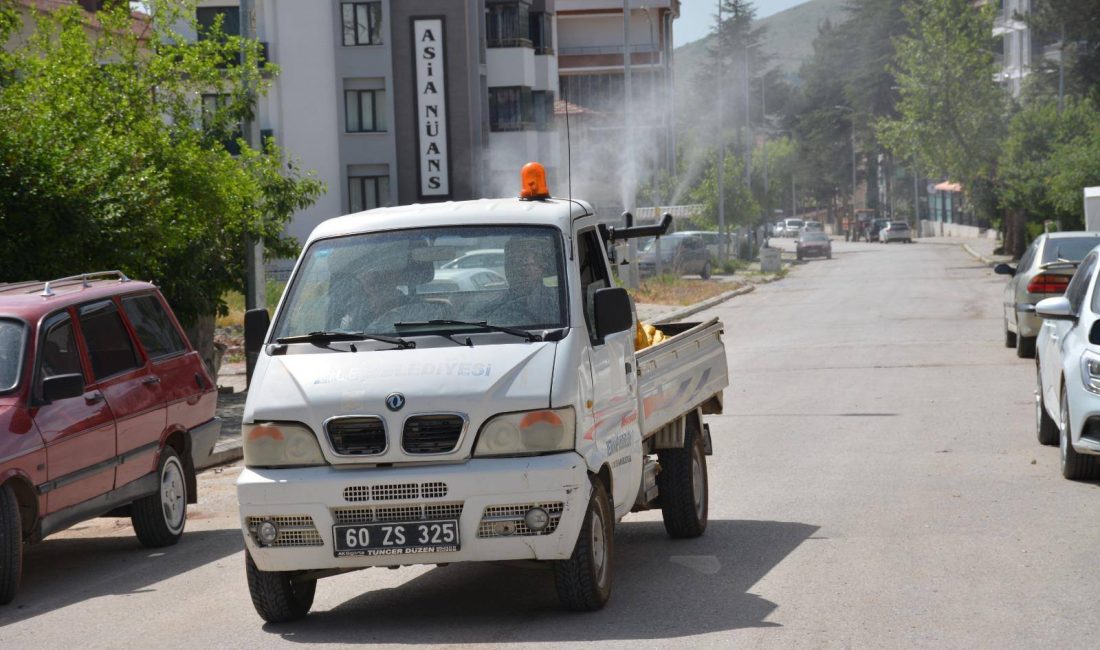 Zile Belediyesi Mezbahane Müdürlüğü ekipleri, halk sağlığını tehdit eden haşerelere
