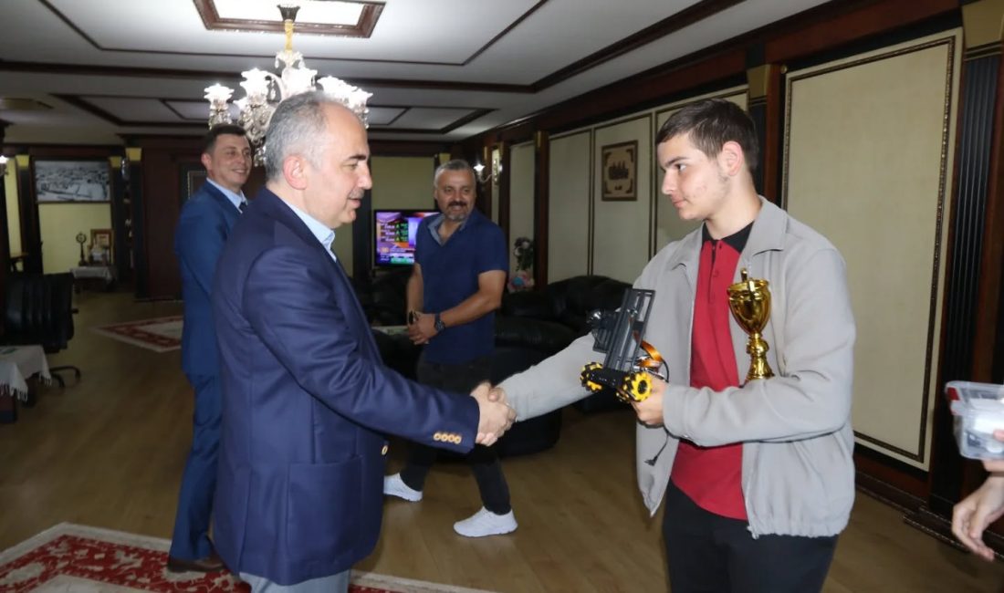 Rize Belediyesi’nin destekleriyle teknolojide üstün başarı gösteren Rize Tevfik İleri