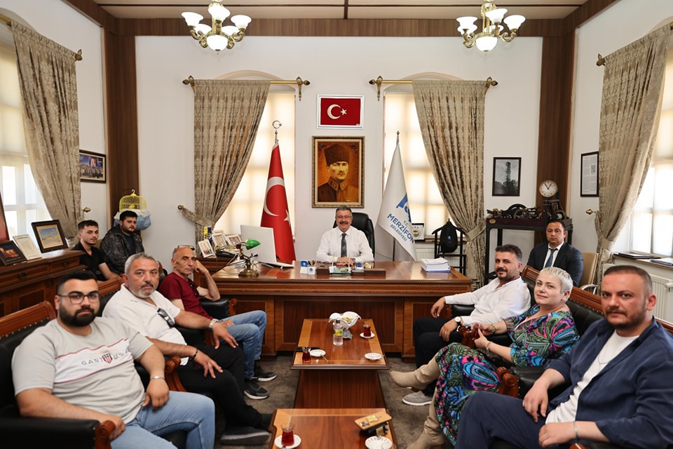 Merzifon Belediye Başkanı Alp KARGI, son günlerde şehrimizdeki kaldırım işgali