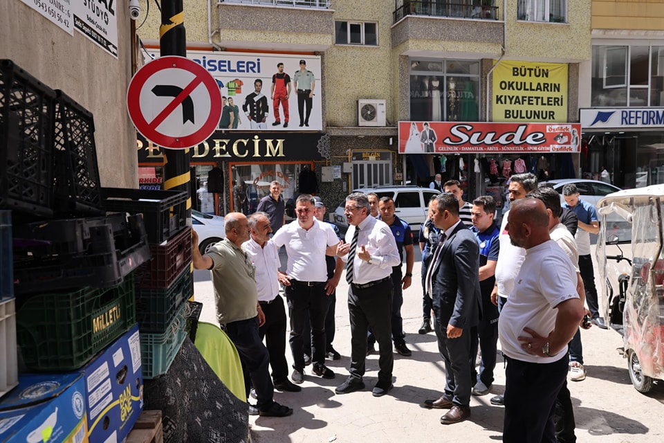 Merzifon Belediye Başkanı Alp KARGI, bugün Hal Sokak’ta ve Hacırahat