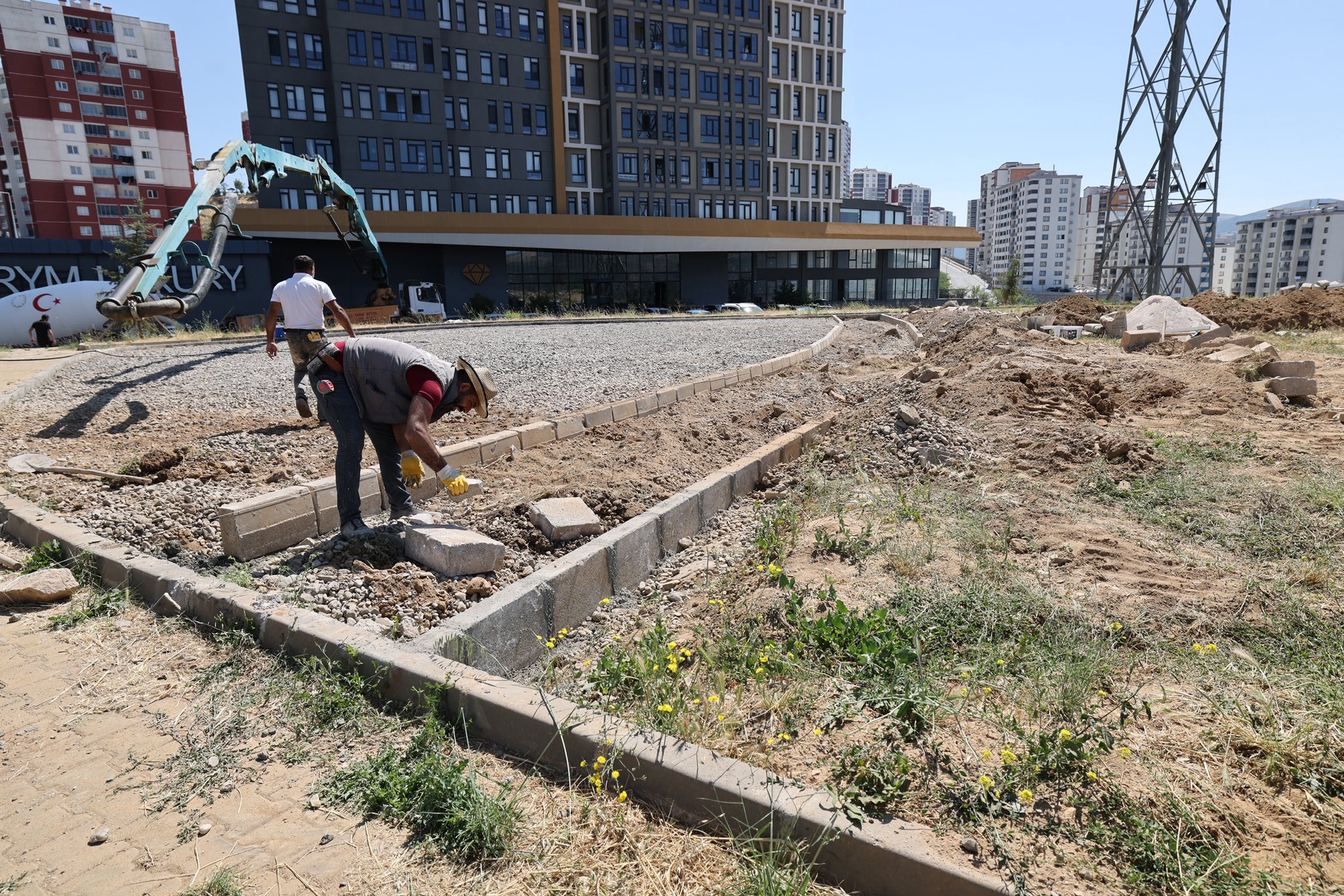 Tokat Belediyesi, 2025 yılı park projeleri kapsamında Topçam Mahallesi Yazıcıoğlu
