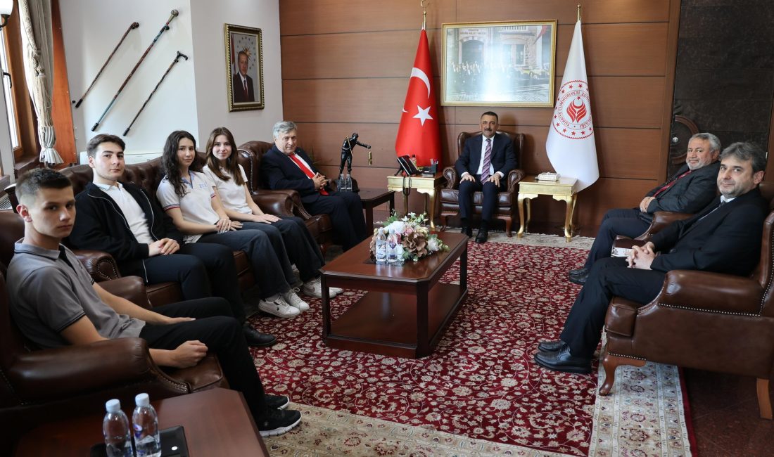 Bilime sevdalı, kültüre ilgili, millî ve manevi değerlere duyarlı bireyler