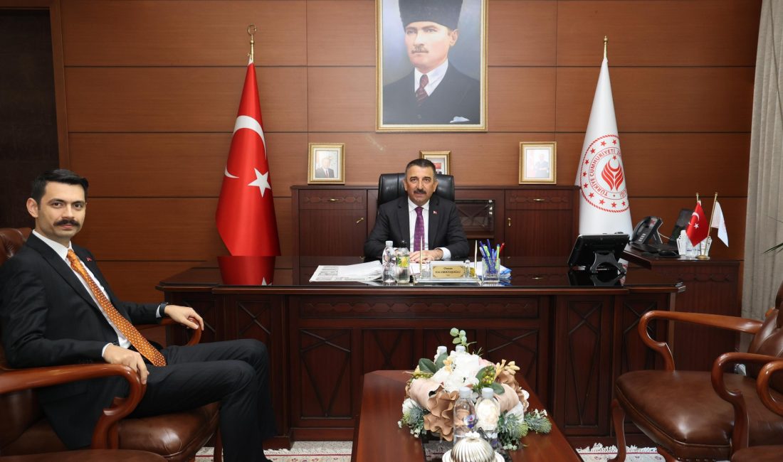 Vali Osman Hacıbektaşoğlu, Devrek Kaymakamı Onur Alp Bıçakcı’yı makamında kabul