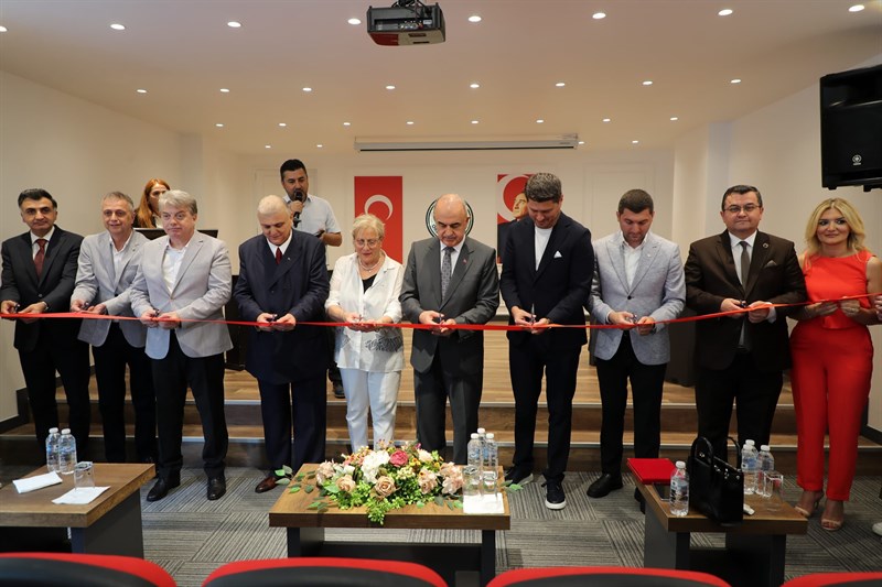 Vali Muammer Erol, Altınel ailesi tarafından yaptırılan “Ordu Fen Lisesi