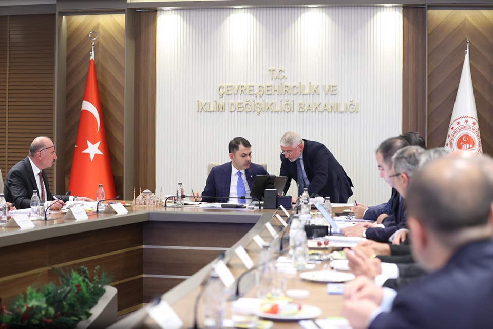 Çorum Belediyesi, şehrin gençlik, spor, çevre ve şehircilik alanlarında hayata
