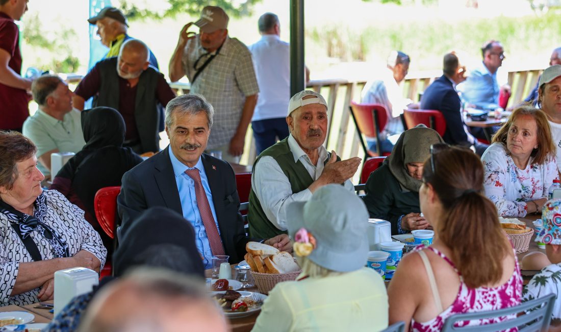 Büyükşehir Belediyesi YADEM koordinasyonuyla Karasu’da yaşayan 65 yaş üstü vatandaşlar,