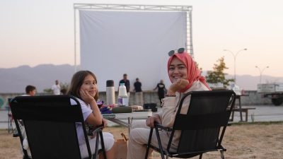 Düzce Belediyesi, mevsim normallerinin üzerinde seyreden yaz gecelerini Açık Hava