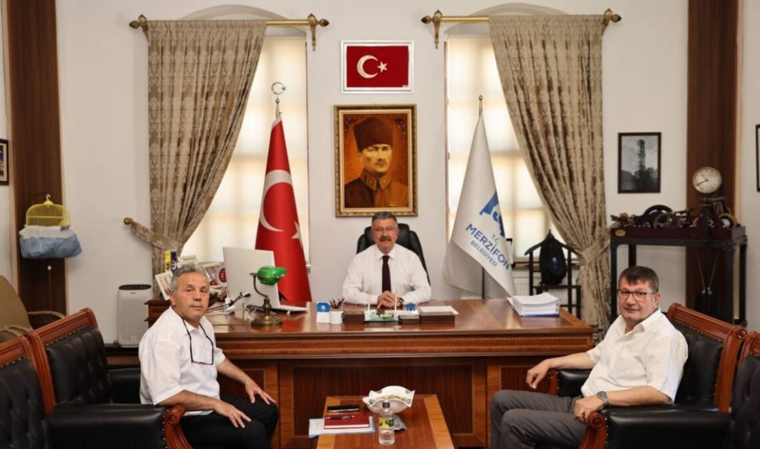 Merzifon Aşevi Yönetim Kurulu Başkanı Remzi HÖKELEK ve Aşevi Müdürü