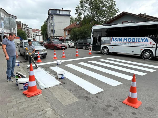 Bartın Belediyesi, şehir genelinde trafikte yaya ve araç güvenliğini artırmak