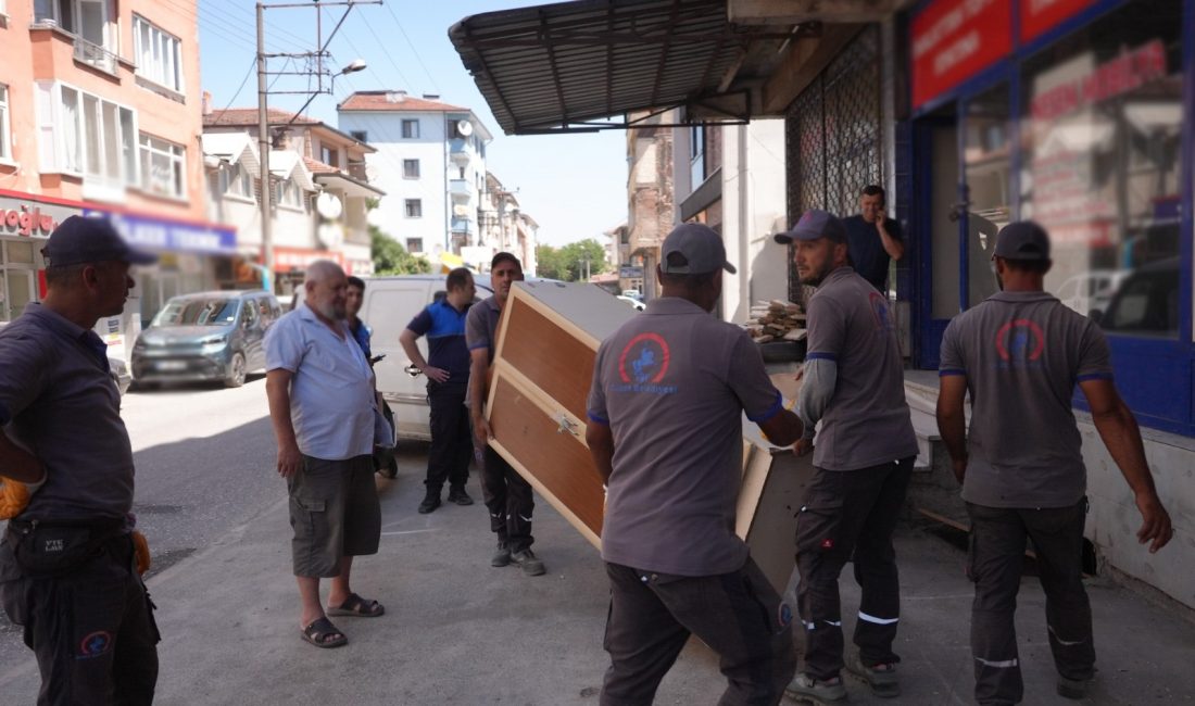 Düzce Belediyesi, şehir genelinde başlattığı temizlik kampanyasında çevreyi kirletenlere cezai