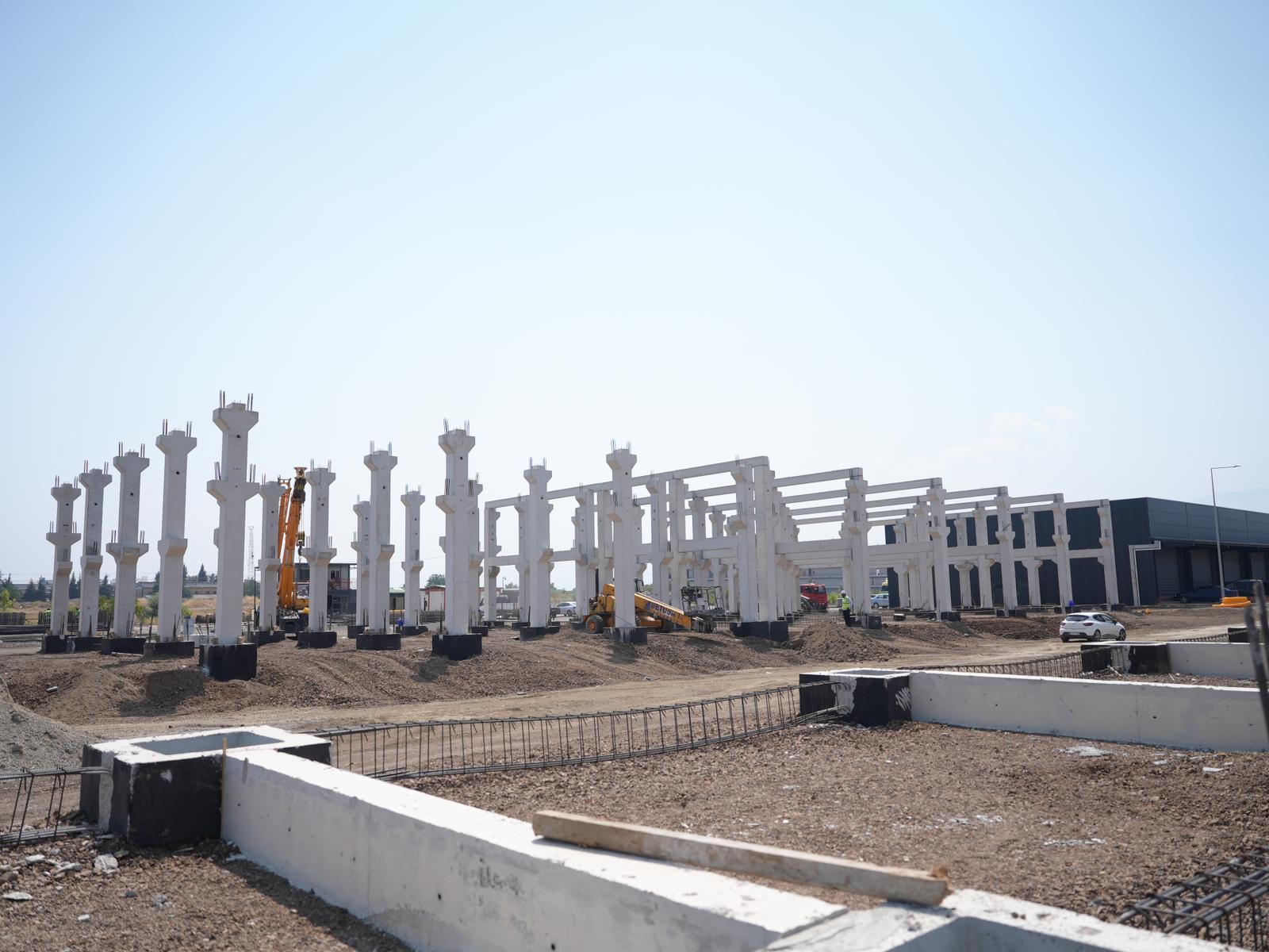 Düzce’de altyapı donanımları ve fonksiyonel dükkanları ile dikkat çeken ve