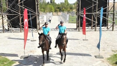 Van’dan gelen atlı birlik, Malazgirt Zaferi’nin 954’üncü yıl dönümü etkinliklerinde