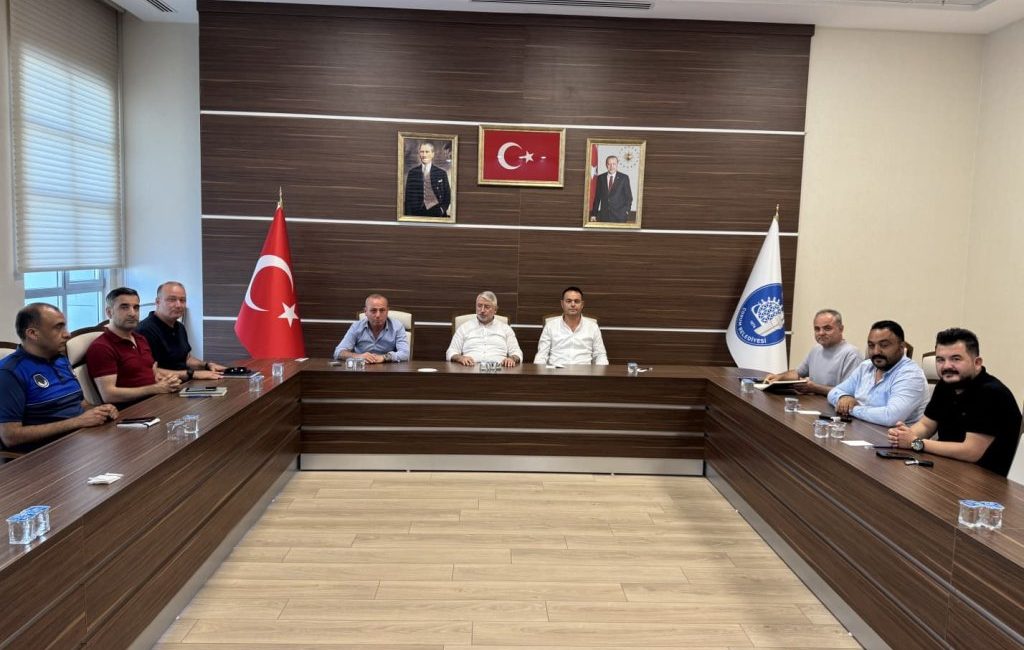 Başkan Aşgın, Pazarlarda Hileye Karşı Net Mesaj Verdi Çorum Belediyesi, semt pazarlarında sağlanan düzenin devamlılığı ve vatandaş memnuniyetinin