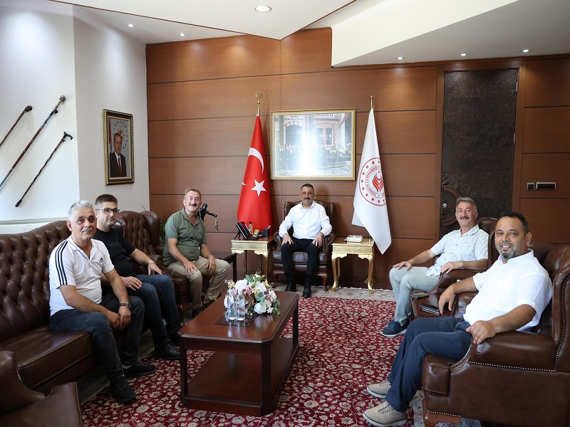 Ereğli Hamzafakıllı Köyü Muhtarı İsmail Altıay ve Beraberindeki Heyet, Vali