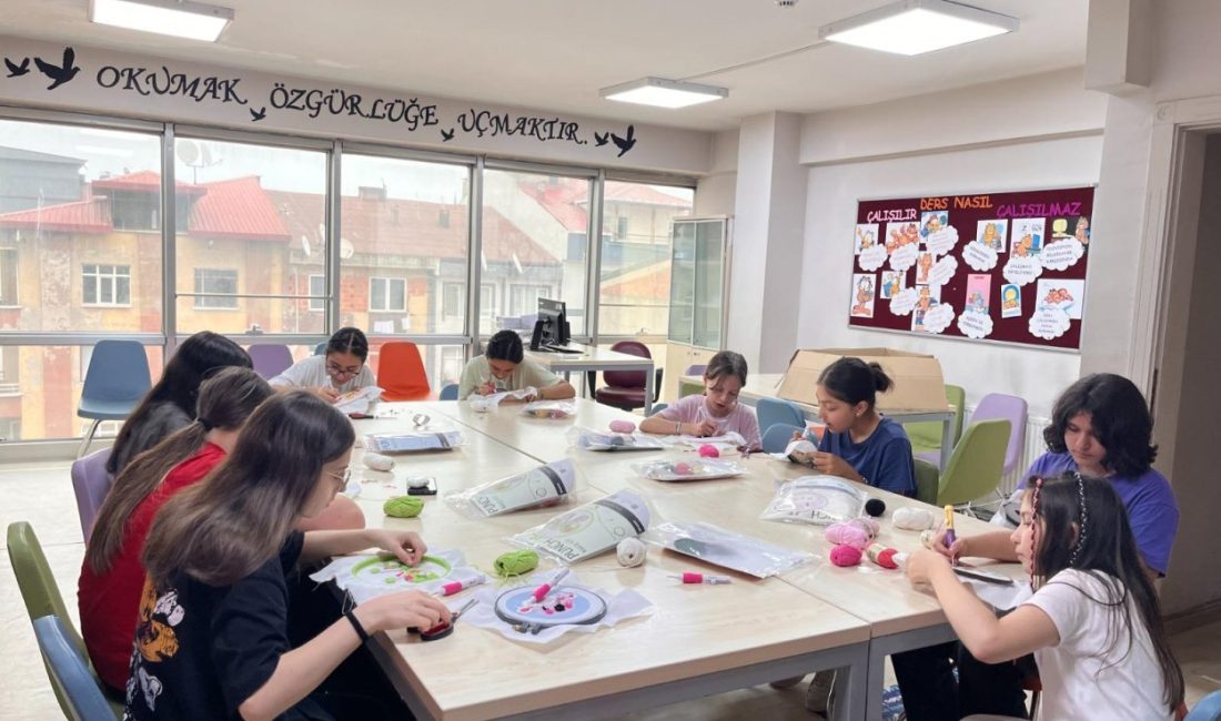 Ordu Büyükşehir Belediyesi bünyesinde ücretsiz hizmet veren Bilgi Evleri’nde bir