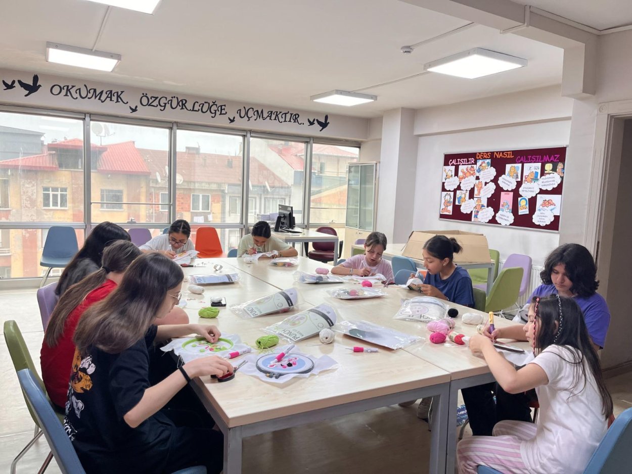 Ordu Büyükşehir Belediyesi bünyesinde ücretsiz hizmet veren Bilgi Evleri’nde bir