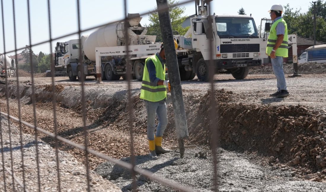 Düzce Belediyesi tarafından Aziziye Mahallesi’nde hayata geçirilen, 3.800 metrekare kapalı