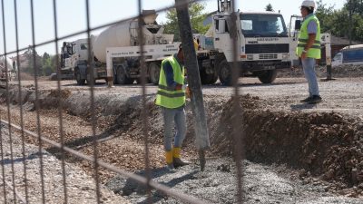 Düzce Belediyesi tarafından Aziziye Mahallesi’nde hayata geçirilen, 3.800 metrekare kapalı