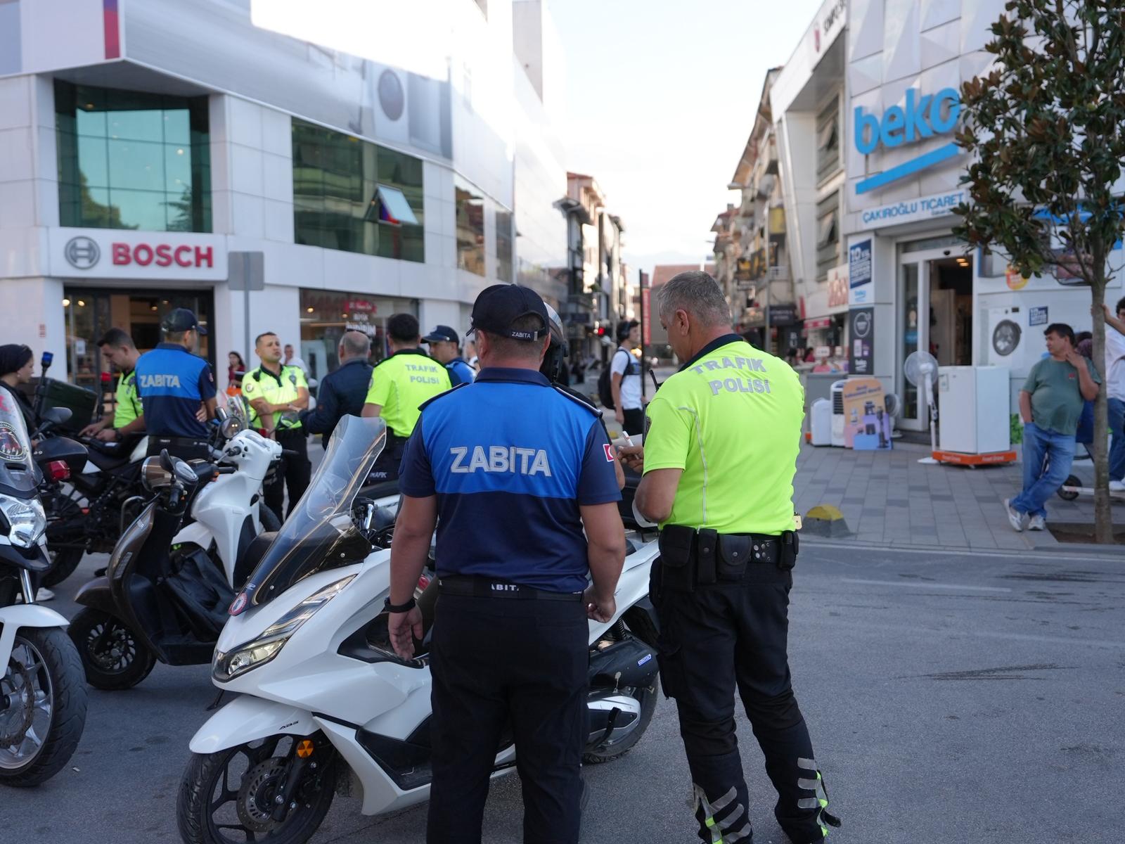 Düzce Belediyesi Zabıta Müdürlüğü, Düzce İl Emniyet Müdürlüğü ekipleri ile