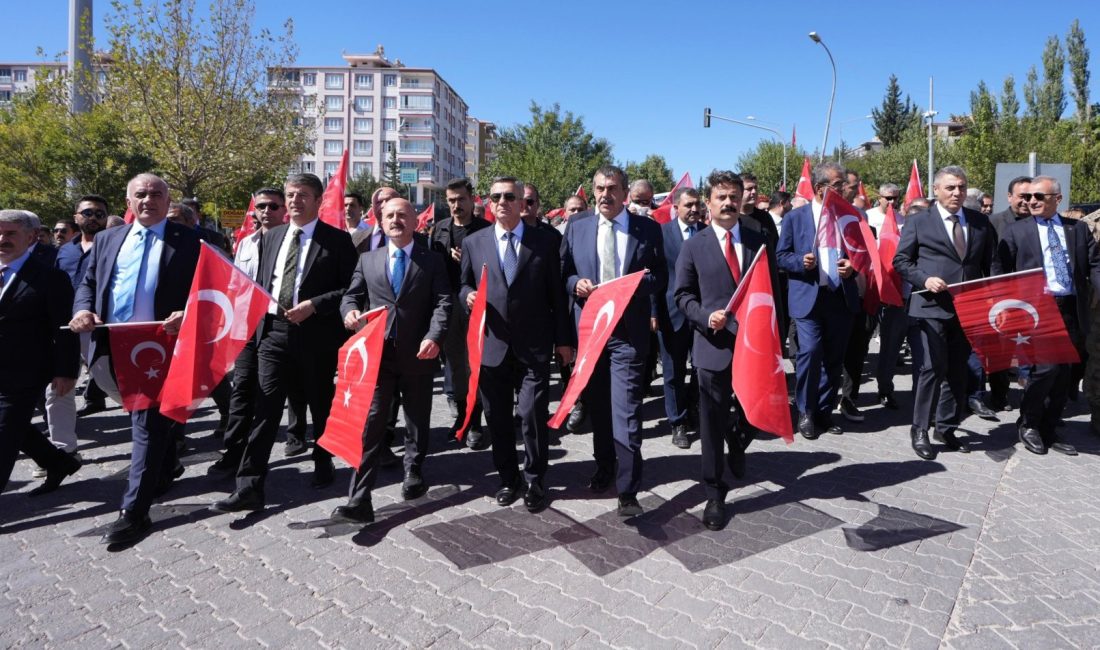 Millî Eğitim Bakanı Yusuf Tekin, Adıyaman’ın Besni ilçesinde bulunan Ali