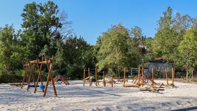 Büyükşehir Belediyesi’nin Serdivan’da doğanın içinde yapımına başladığı Huzur Koridoru Projesi’nde