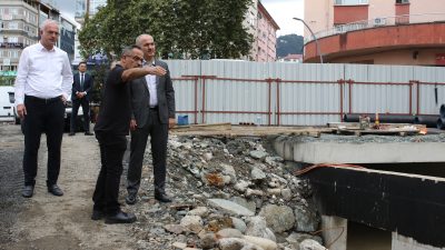 Rize Belediye Başkanı Rahmi Metin, beraberinde Başkan Yardımcısı Muhittin Aydın