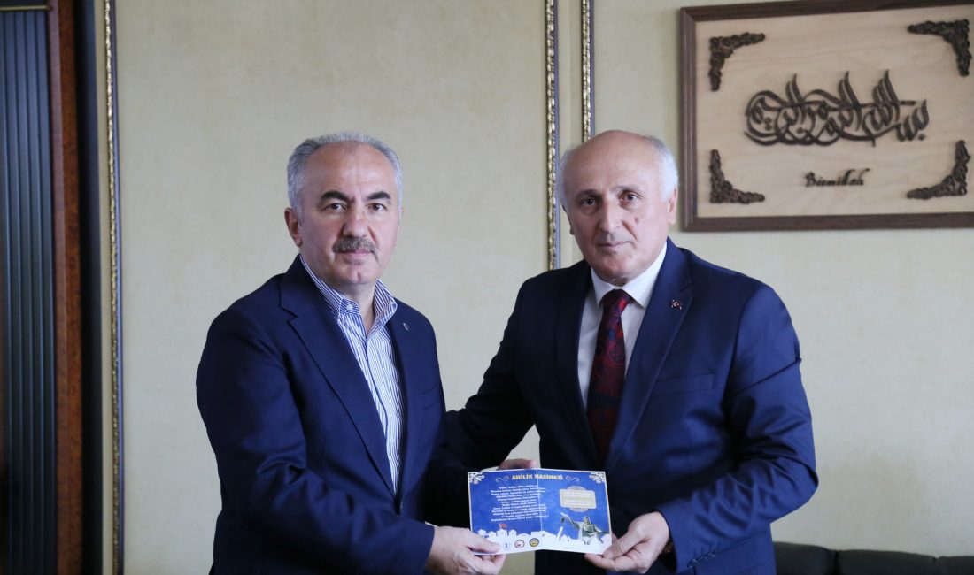 Ahilik Haftası etkinlikleri kapsamında Esnaf Odalar birliği Rize Belediyesini ziyaret