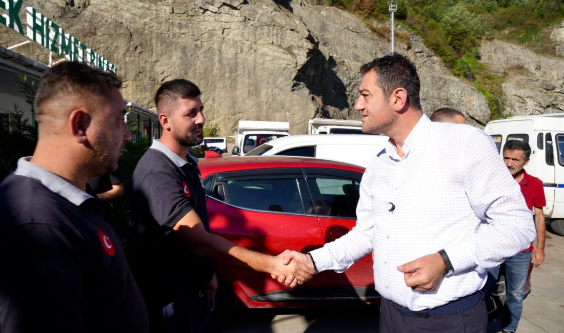 Giresun Belediye Başkanı Fuat Köse, şehrin temizliği için özveriyle çalışan