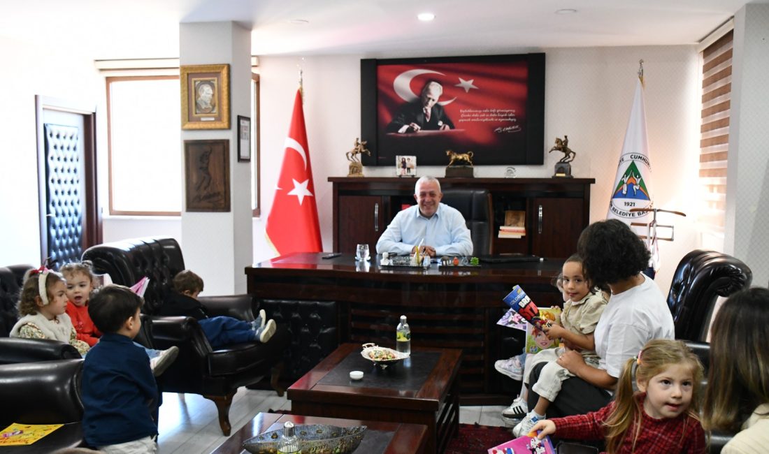 Artvin Belediyesi Gündüz Çocuk Bakımevi öğrencileri, Belediyemiz önünde düzenlenen 3.